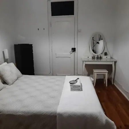 شقة Sunny Terrace Apt, Close To Downtown! 2 Bedroom Flat *