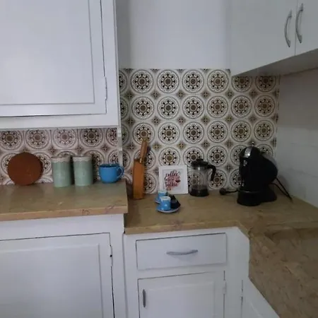 Sunny Terrace Apt, Close To Downtown! 2 Bedroom Flat شقة *