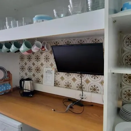 Sunny Terrace Apt, Close To Downtown! 2 Bedroom Flat * Lisboa