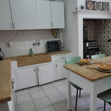 شقة Sunny Terrace Apt, Close To Downtown! 2 Bedroom Flat Lisboa