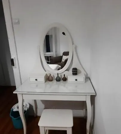 شقة Sunny Terrace Apt, Close To Downtown! 2 Bedroom Flat *