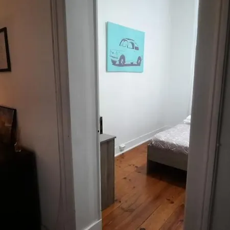 Sunny Terrace Apt, Close To Downtown! 2 Bedroom Flat شقة